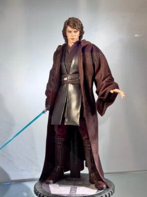 Hot Toys DX34AE Star Wars Episode III: Revenge of the Sith™
Anakin Skywalker™
1/6th scale Collectible Figure