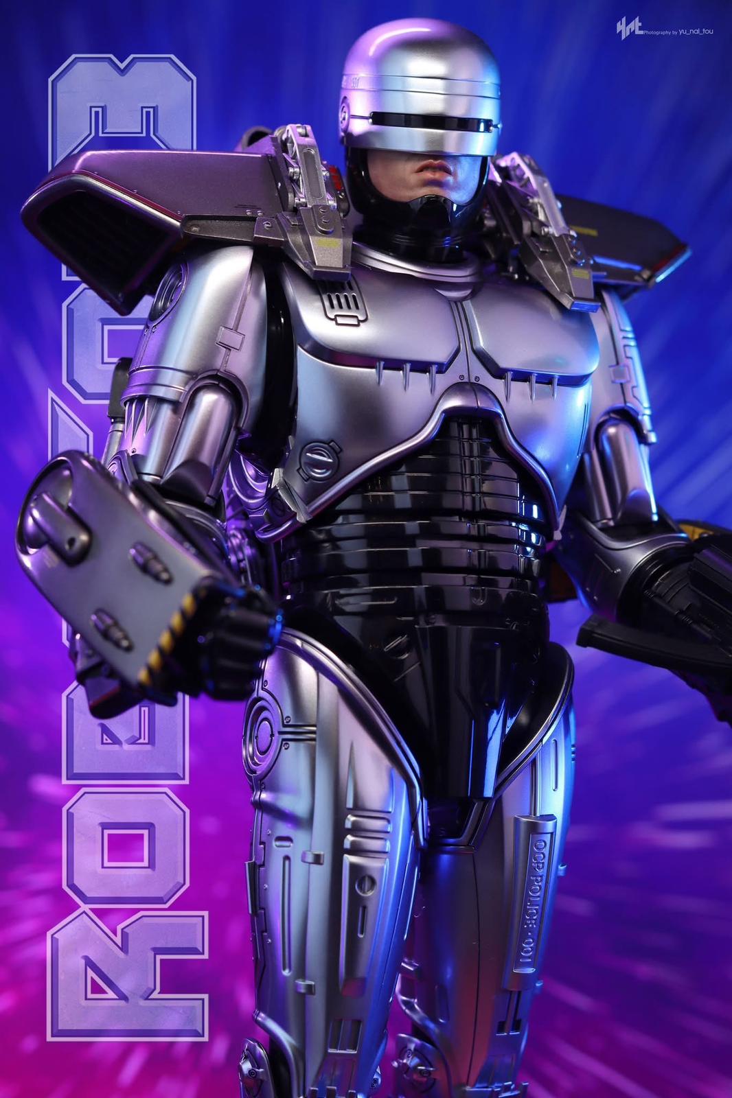 Hot Toys MMS669D49 RoboCop 3
RoboCop
1/6th scale Collectible Figure Diecast - Image 2