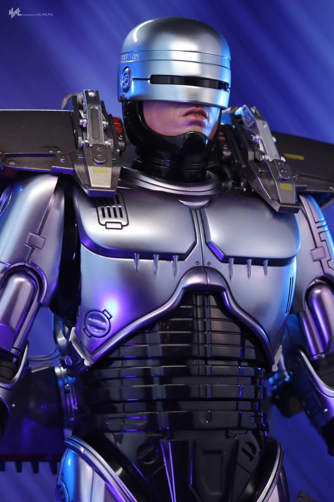 Hot Toys MMS669D49 RoboCop 3
RoboCop
1/6th scale Collectible Figure Diecast - Image 3