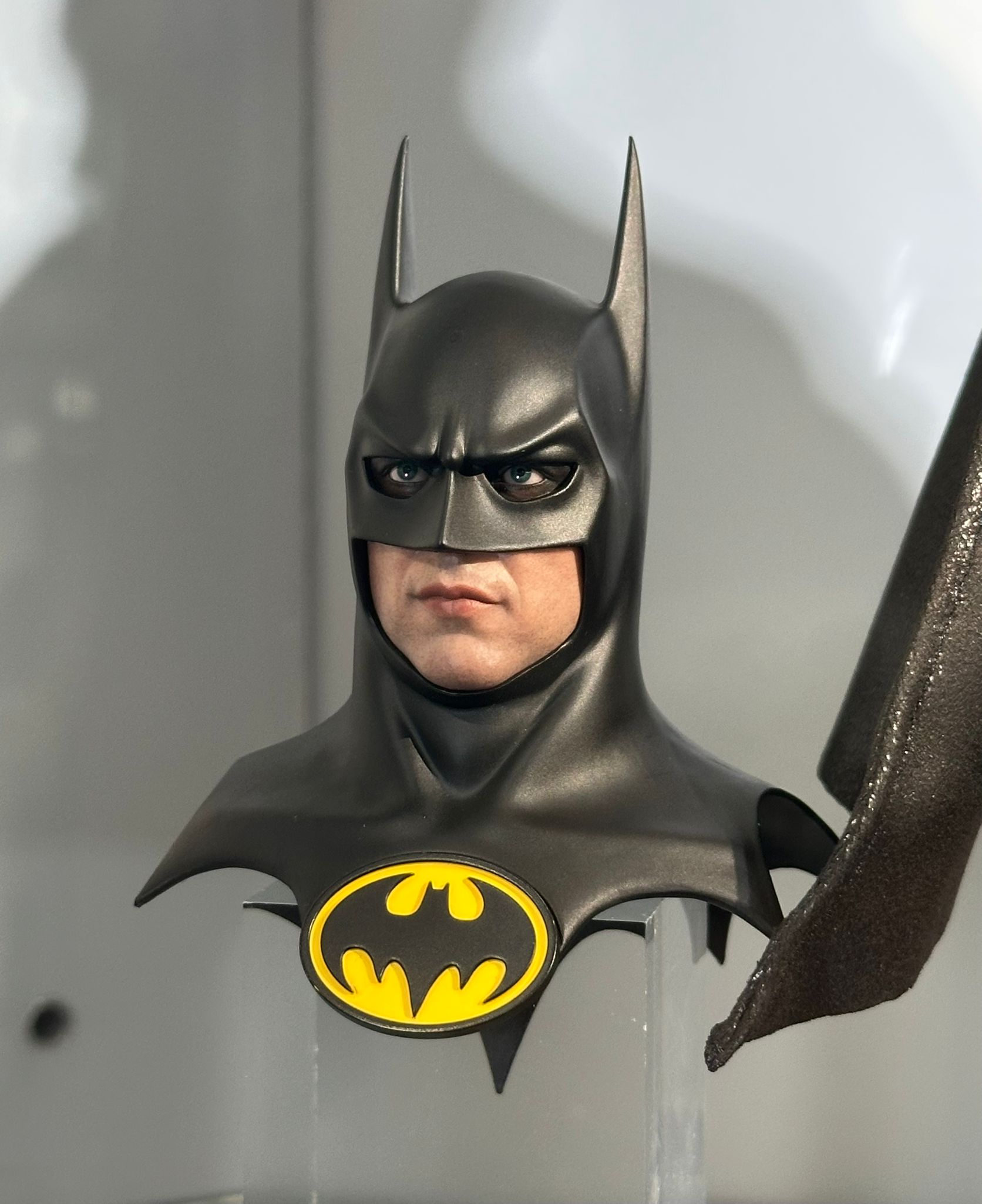 Hot Toys MMS770 Batman Returns
Batman (Deluxe Version)
1/6th scale Collectible Figure - Image 6