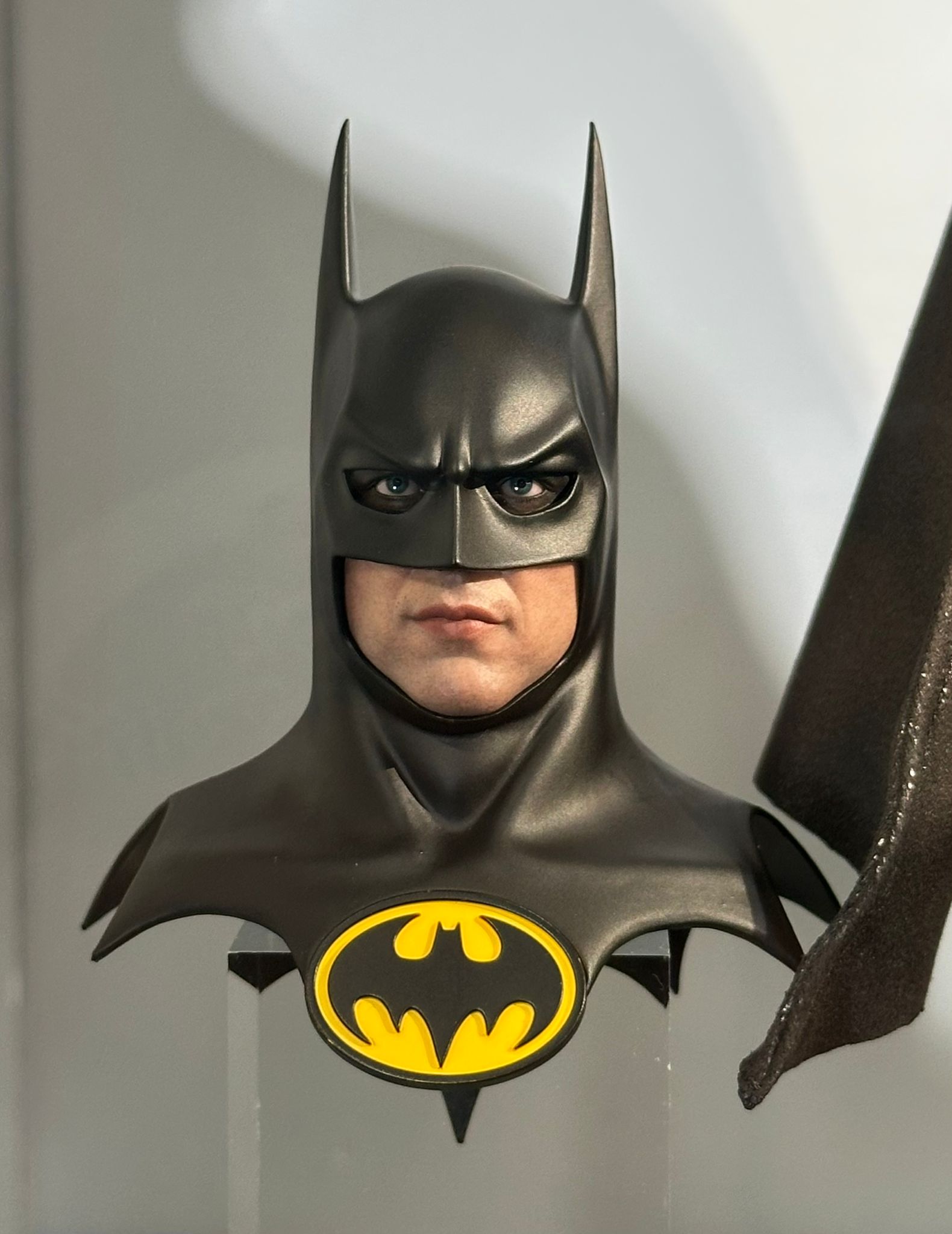 Hot Toys MMS770 Batman Returns
Batman (Deluxe Version)
1/6th scale Collectible Figure - Image 5