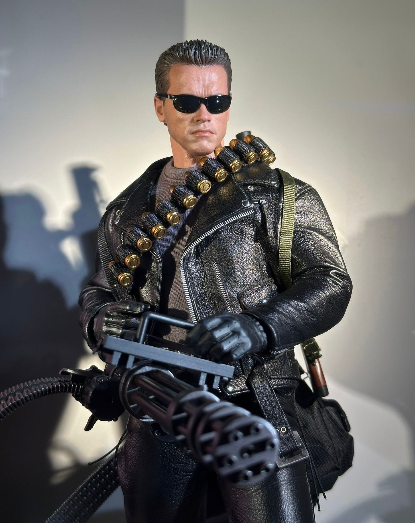 Hot Toys MMS795 Terminator 2: Judgment Day
T-800 (2.0)
1/6th scale Collectible Figure