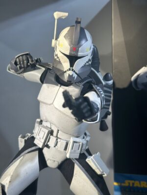 Hot Toys TMS141 Star Wars: The Clone Wars™Clone Commander Wolffe™1/6th scale Collectible Figure