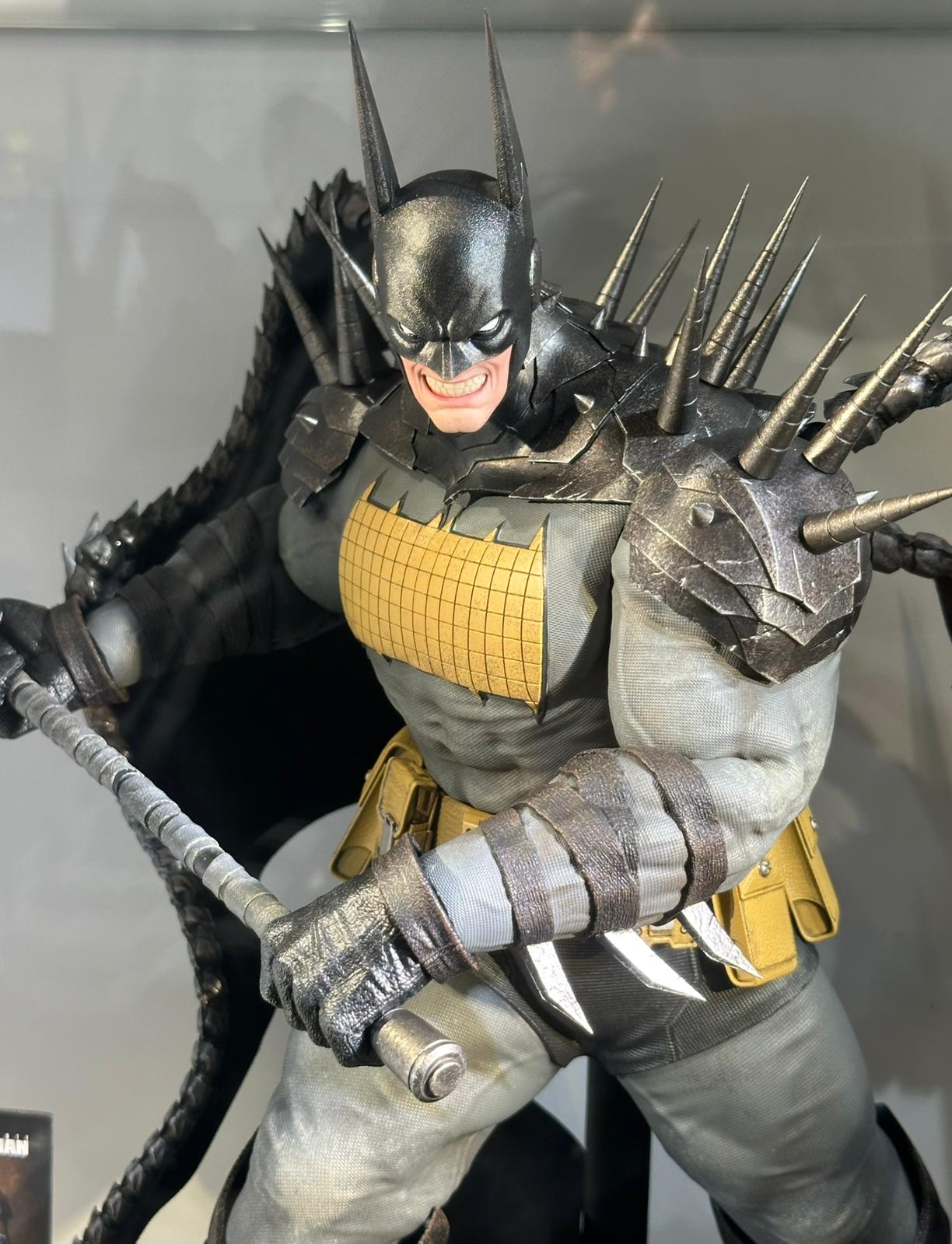 Hot Toys CMS030 Absolute Batman
Batman™
1/6th scale Collectible Figure - Image 2