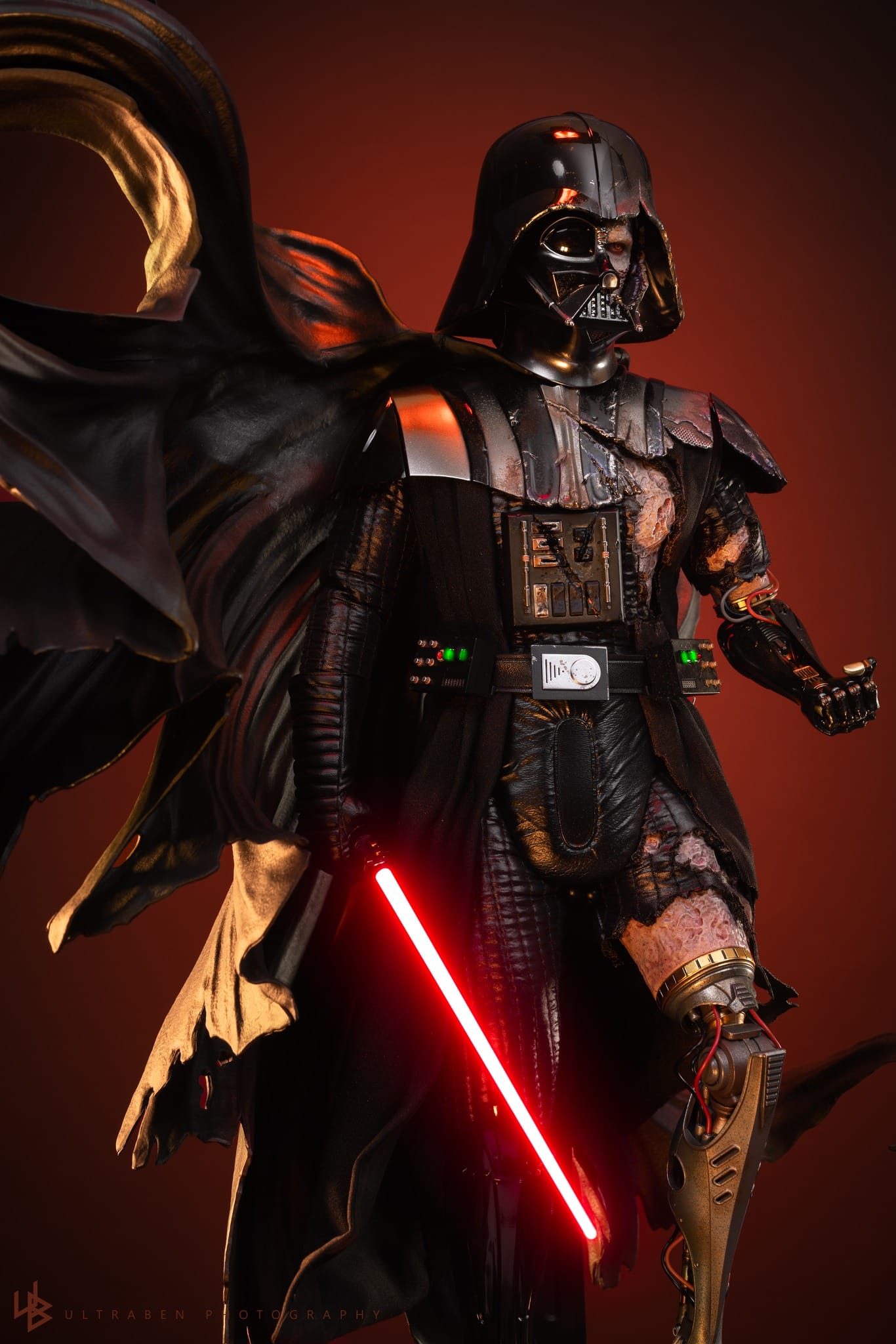 Hot Toys DX45B Star Wars™
Darth Vader™ (Battle Damaged) (Deluxe Version) Special Edition
1/6th scale Collectible Figure - Image 2