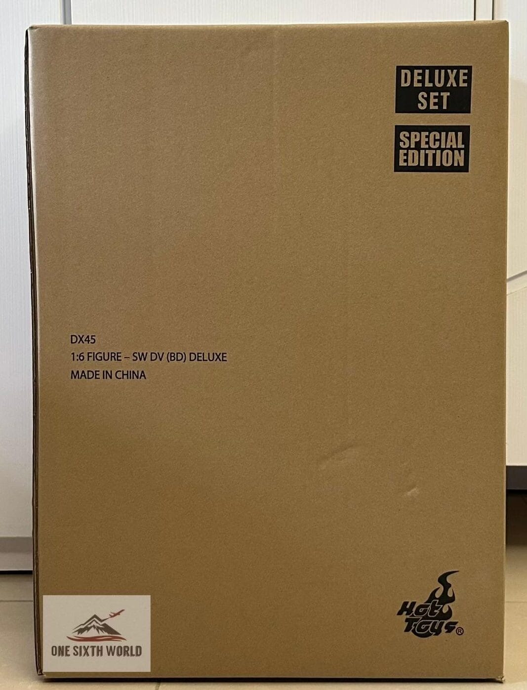 Hot Toys DX45B Star Wars™
Darth Vader™ (Battle Damaged) (Deluxe Version) Special Edition
1/6th scale Collectible Figure