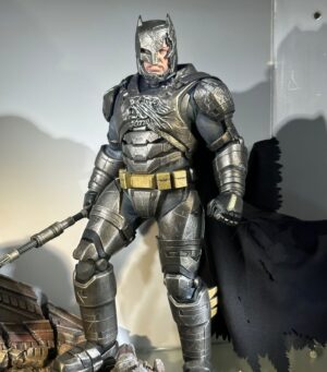 Hot Toys MMS743D63 Batman v Superman: Dawn of Justice
Armored Batman (2.0)
1/6th scale Collectible Figure (Deluxe Version)