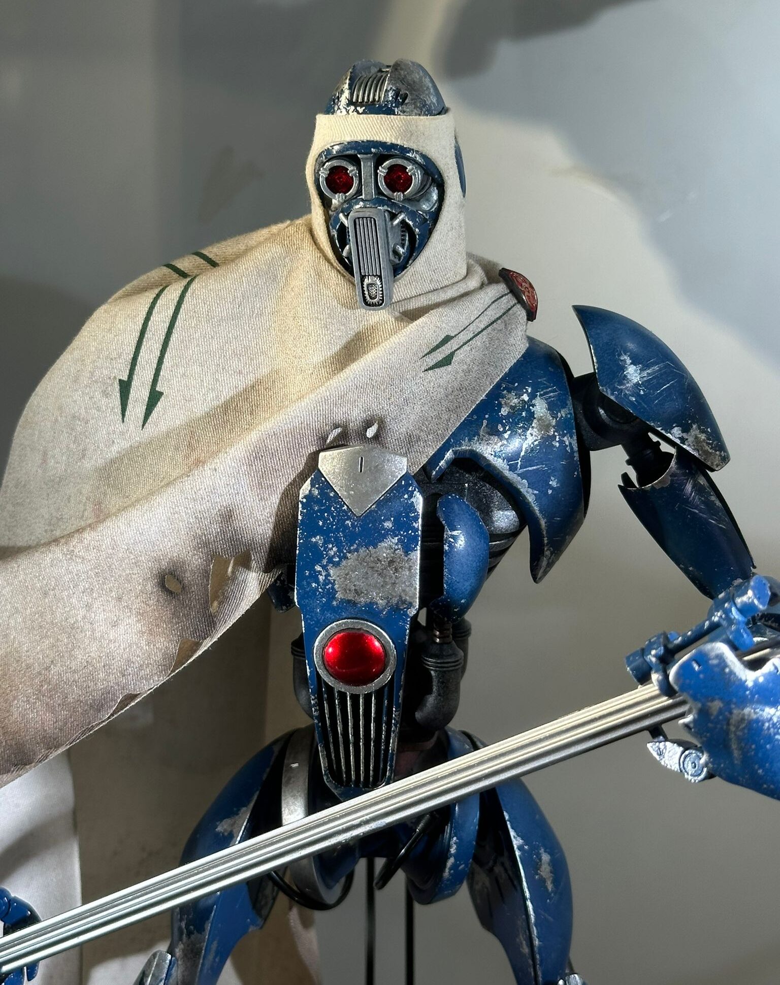 Hot Toys MMS856 Star Wars: Revenge of the Sith™
MagnaGuard™
1/6th scale Collectible Figure - Image 3