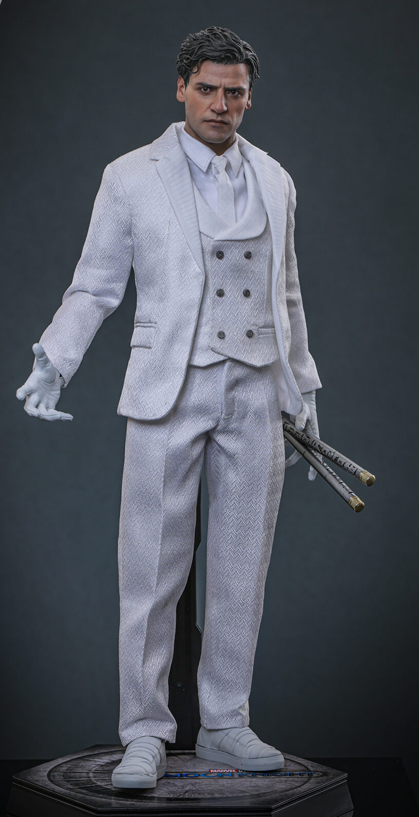 Hot Toys TMS139 Moon Knight
Mr. Knight
1/6th scale Collectible Figure - Image 3