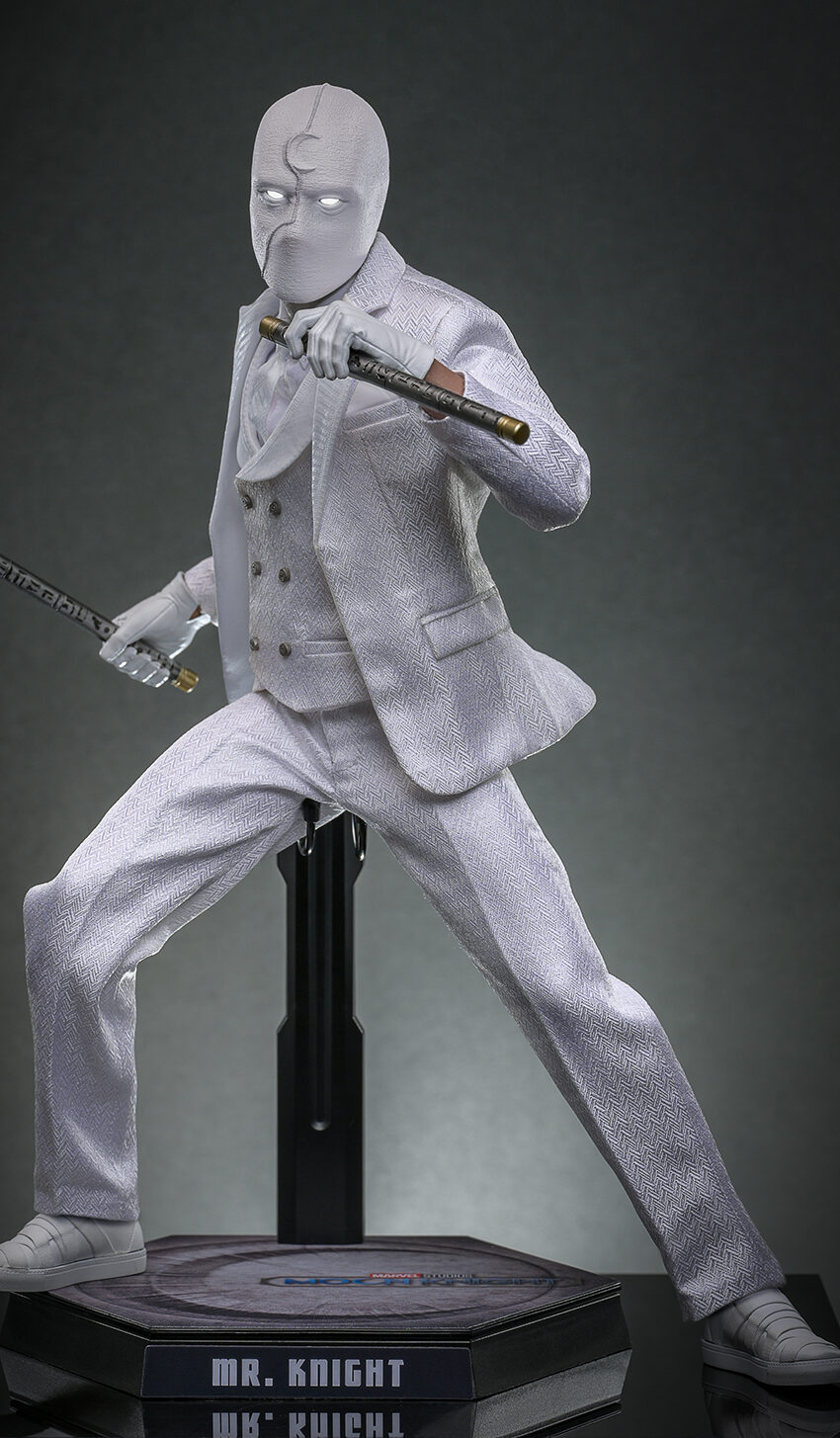 Hot Toys TMS139 Moon Knight
Mr. Knight
1/6th scale Collectible Figure - Image 2