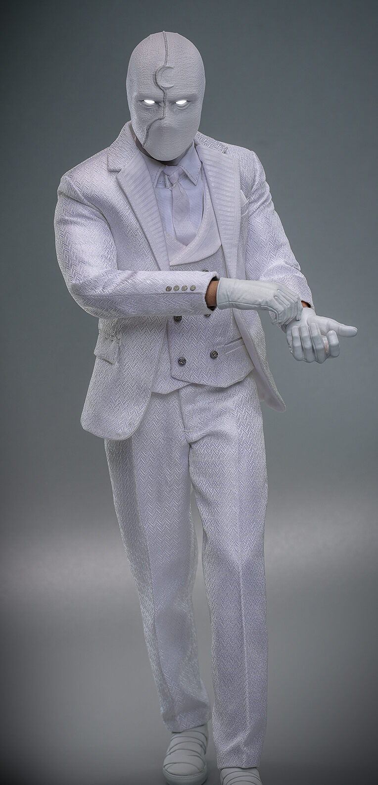 Hot Toys TMS139 Moon Knight
Mr. Knight
1/6th scale Collectible Figure
