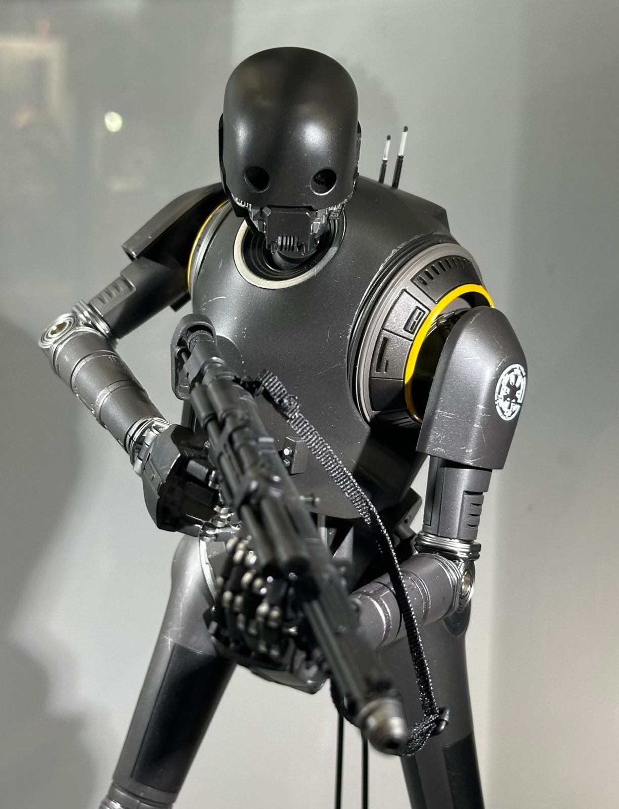 Hot Toys TMS156 Star Wars: Andor™
K-2SO
1/6th scale Collectible Figure - Image 3