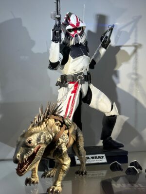 Hot Toys TMS167 Star Wars: The Clone Wars™
Sergeant Hound™
1/6th scale Collectible Figure