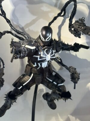 Hot Toys CMS025 Marvel Comics
Agent Venom
1/6th scale Collectible Figure