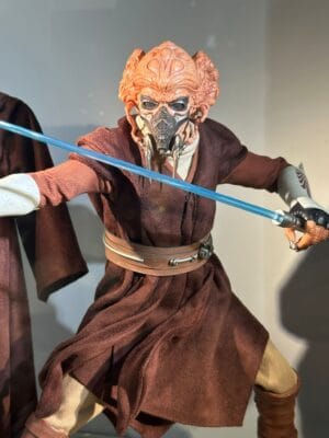Hot Toys MMS785 Star Wars: Episode III Revenge of the Sith™
Plo Koon™
1/6th scale Collectible Figure