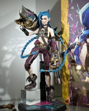 Hot Toys TMS137 Arcane
Jinx
1/6th scale Collectible Figure