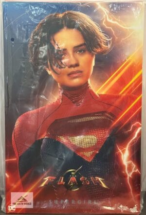Hot Toys MMS715 The Flash
Supergirl
1/6th scale Collectible Figure