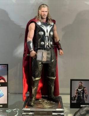 Hot Toys MMS867AE Avengers: Age of Ultron
Thor
[Hot Toys Exclusive]
1/6th scale Collectible Figure