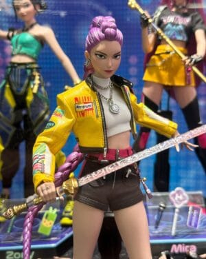 Hot Toys TMS176 KPop Demon Hunters
Rumi
1/6th scale Collectible Figure