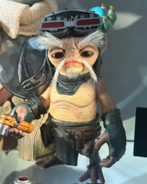 Hot Toys LMS017 Star Wars: The Mandalorian & Grogu™
Anzellan Droidsmith™
Life-Size Collectible Figure