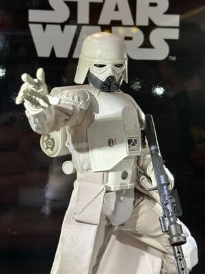 Hot Toys MMS838 Star Wars: The Mandalorian & Grogu™
Imperial Remnant Snowtrooper™
1/6th scale Collectible Figure