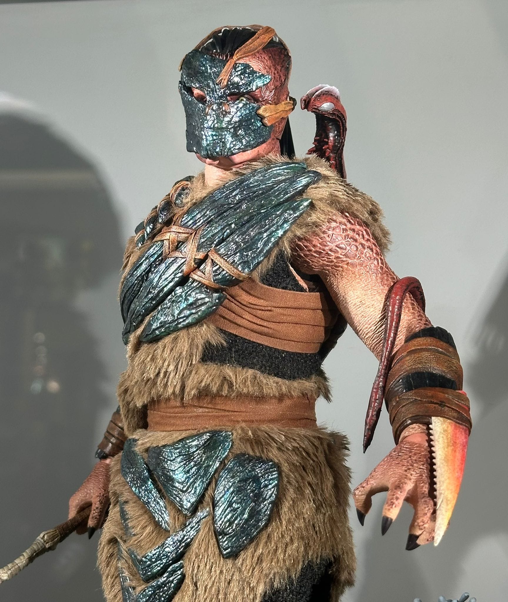 Hot Toys MMS873 Predator: Badlands
Dek (Bone Bison Armor) and Bud
1/6th scale Collectible Set - Image 5