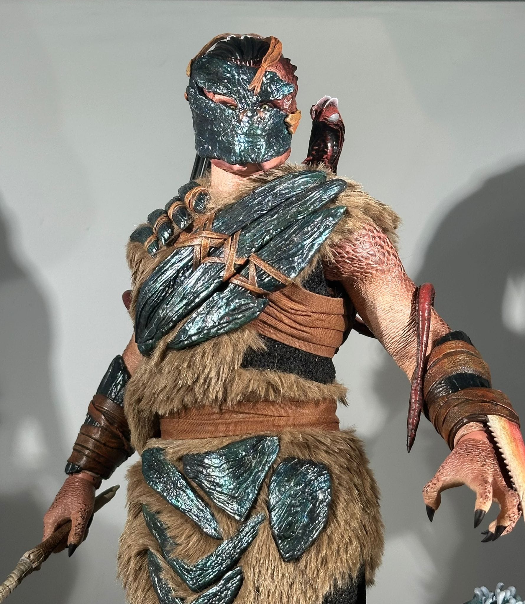 Hot Toys MMS873 Predator: Badlands
Dek (Bone Bison Armor) and Bud
1/6th scale Collectible Set - Image 2