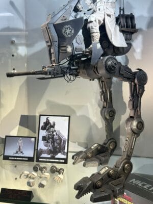 Hot Toys MMS874 Star Wars: The Mandalorian & Grogu™
AT-RT™
1/6th scale Collectible