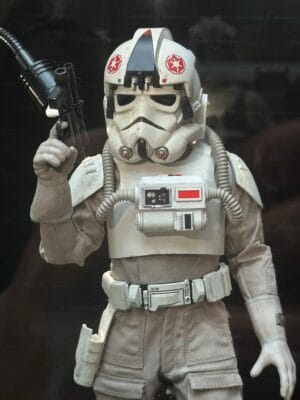 Hot Toys MMS845 Star Wars: The Mandalorian & Grogu™
Imperial Remnant AT-AT Driver™
1/6th scale Collectible Figure