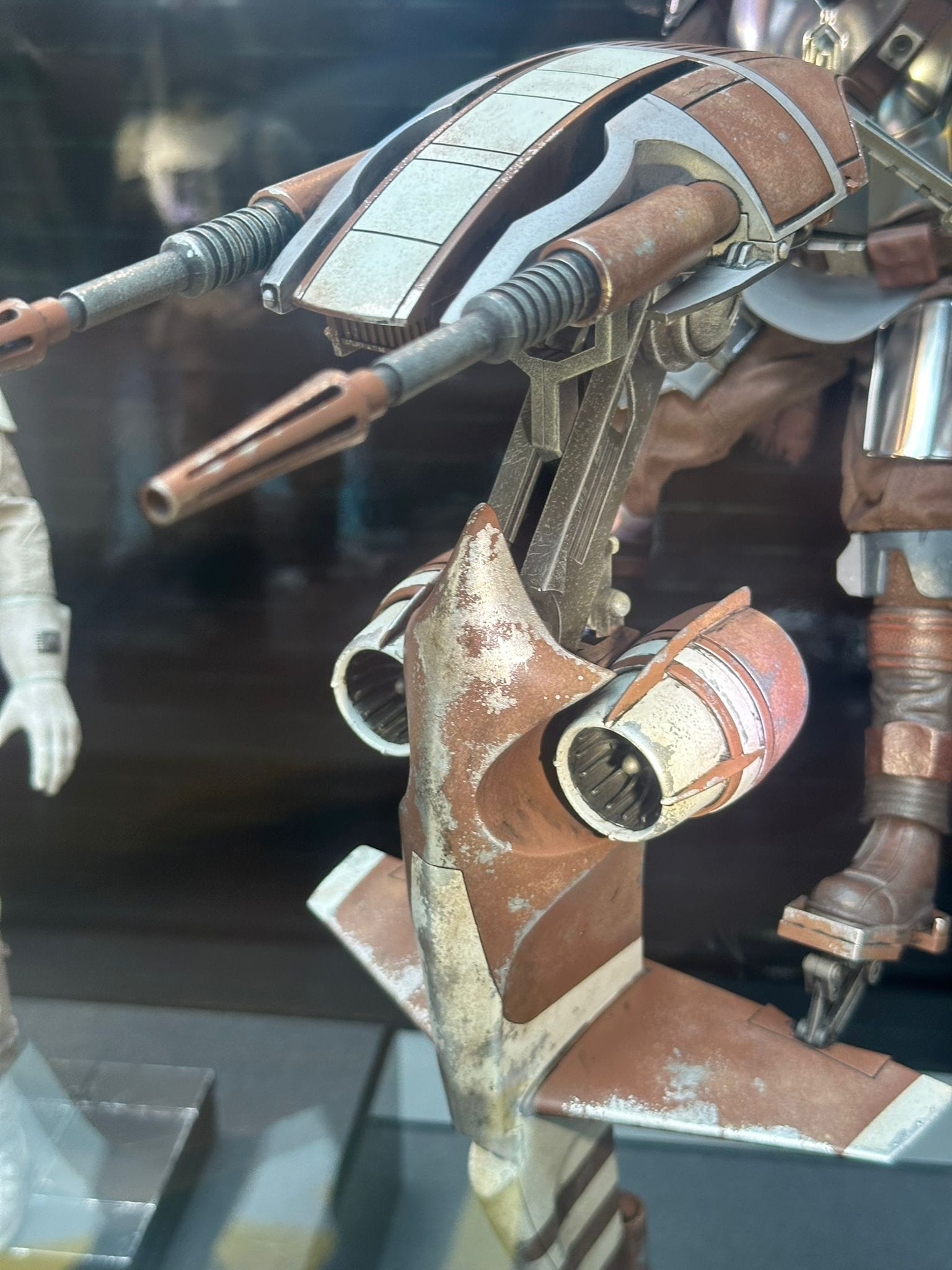 Hot Toys MMS886 Star Wars: The Mandalorian & Grogu™
STAP™
1/6th scale Collectible