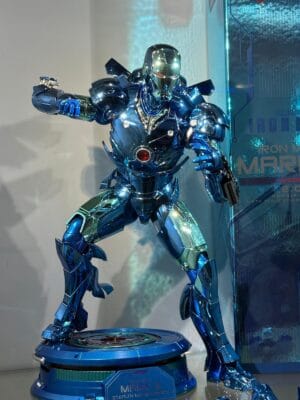Hot Toys MMS814D71 Iron Man
Iron Man Mark III (Stealth Mode Version) 2.0
[Hot Toys Exclusive]
1/6th scale Collectible Figure