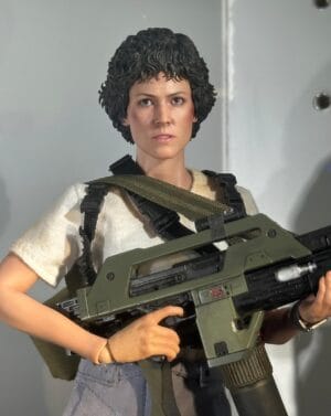 Hot Toys MMS894 Aliens
Ellen Ripley
1/6th scale Collectible Figure