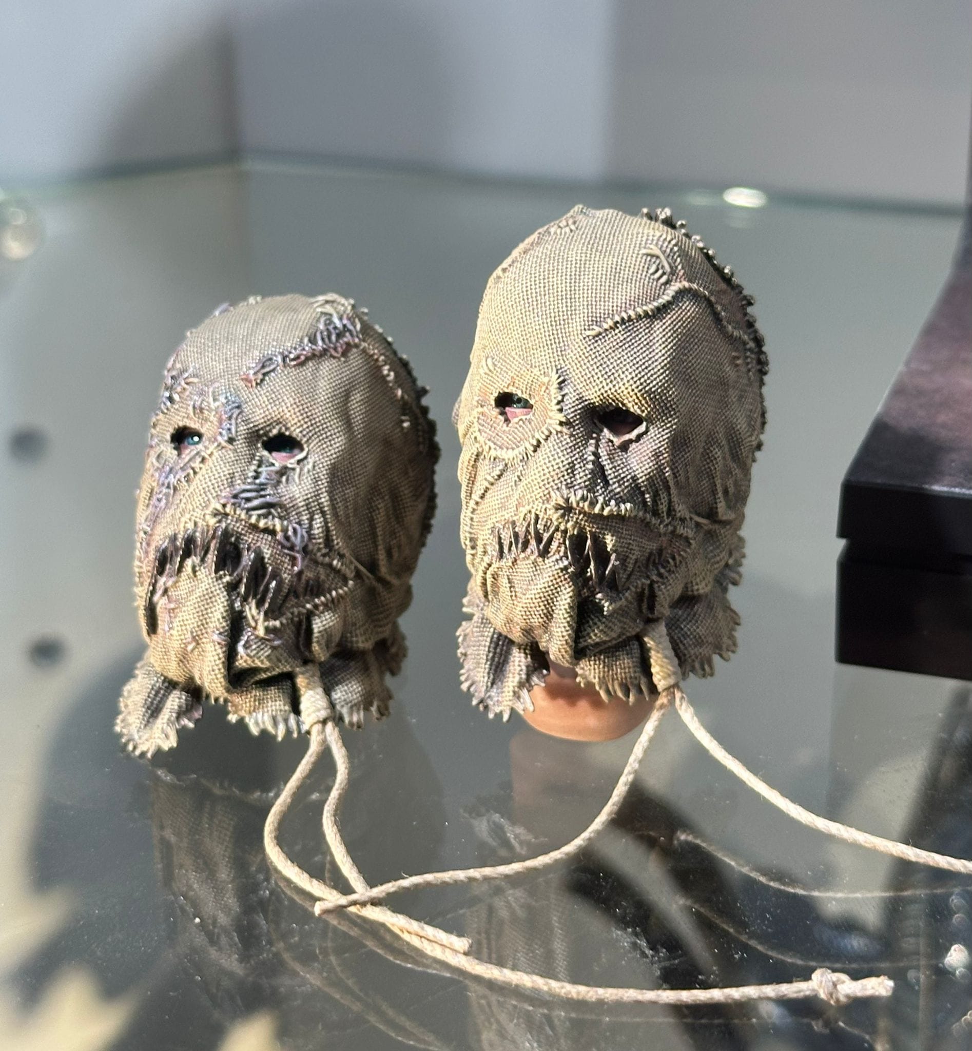 Hot Toys MMS801 Batman Begins
Scarecrow™ 2.0
1/6th scale Collectible Figure - Image 3