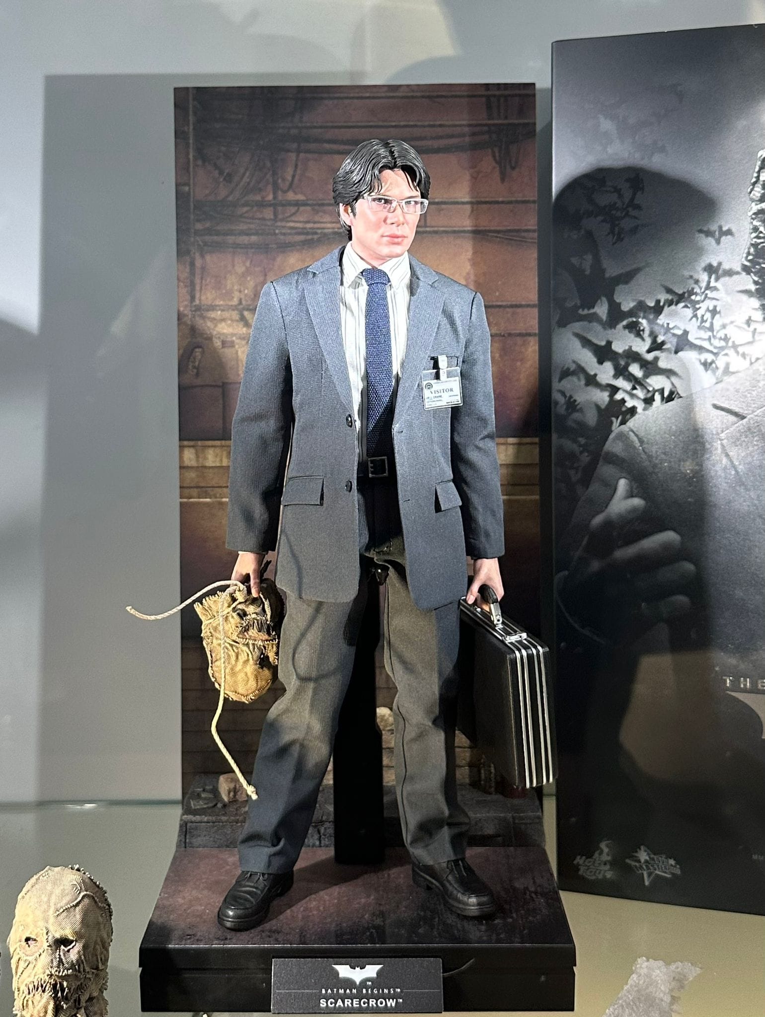 Hot Toys MMS801 Batman Begins
Scarecrow™ 2.0
1/6th scale Collectible Figure - Image 5