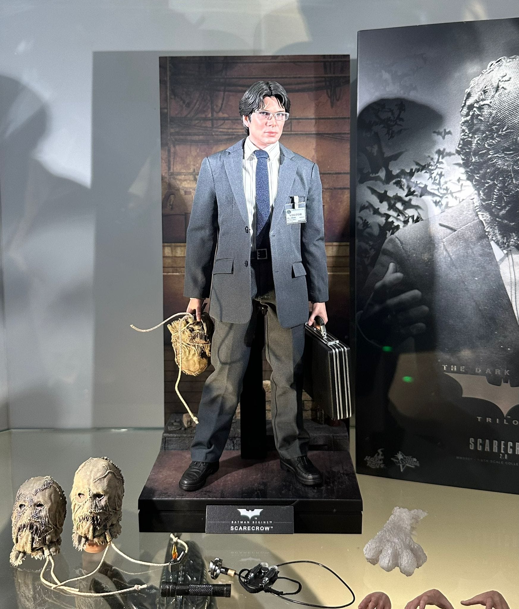 Hot Toys MMS801 Batman Begins
Scarecrow™ 2.0
1/6th scale Collectible Figure - Image 6