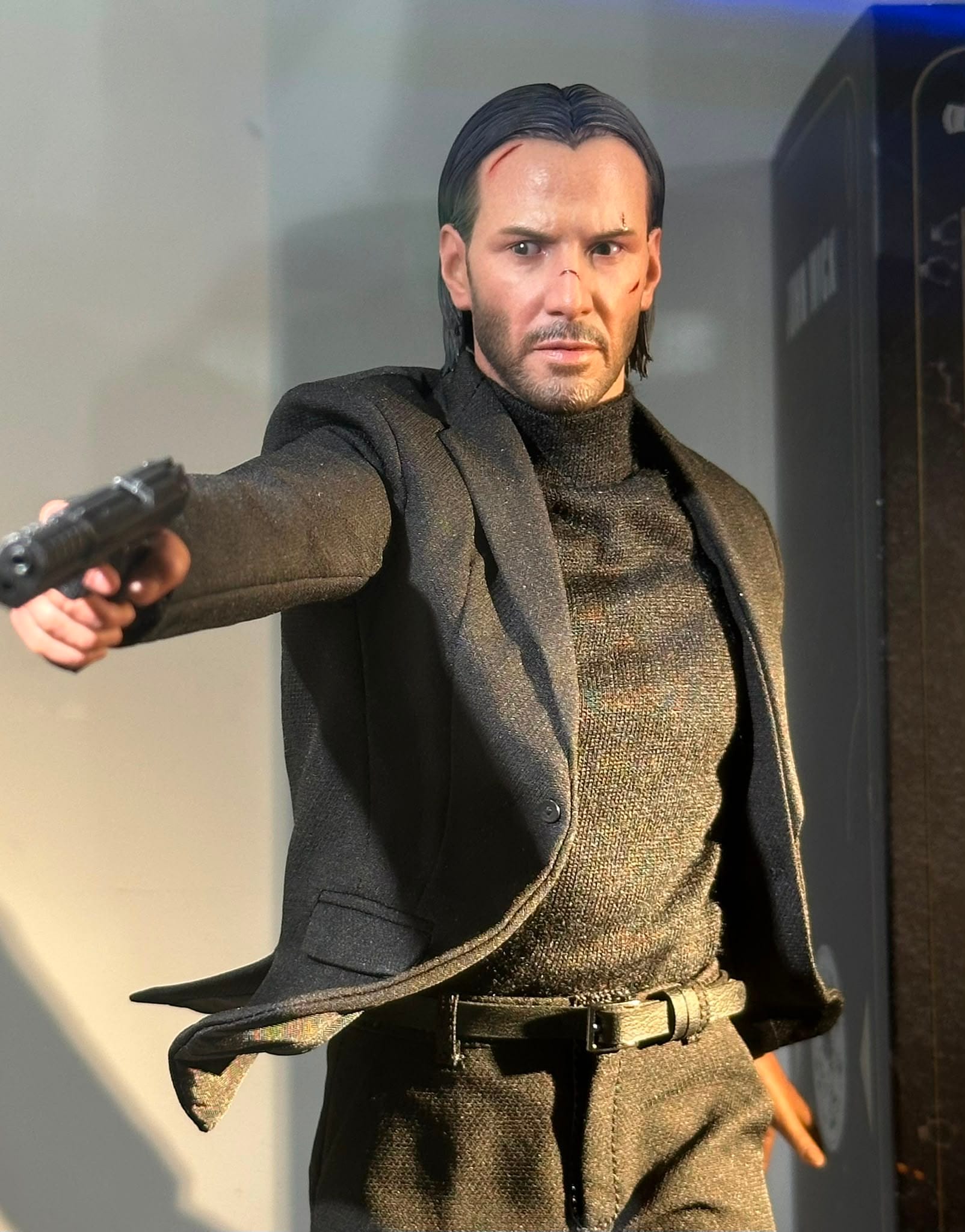 Hot Toys MMS832B John Wick
John Wick Special Edition
1/6th scale Collectible Figure - Image 2