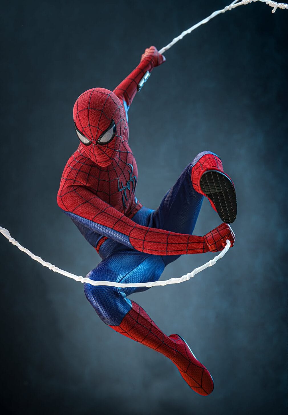 Hot Toys MMS892 Spider-Man: Brand New Day
Spider-Man
1/6th scale Collectible Figure