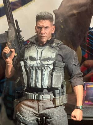 Hot Toys MMS904 The Punisher
Punisher
1/6th scale Collectible Figure