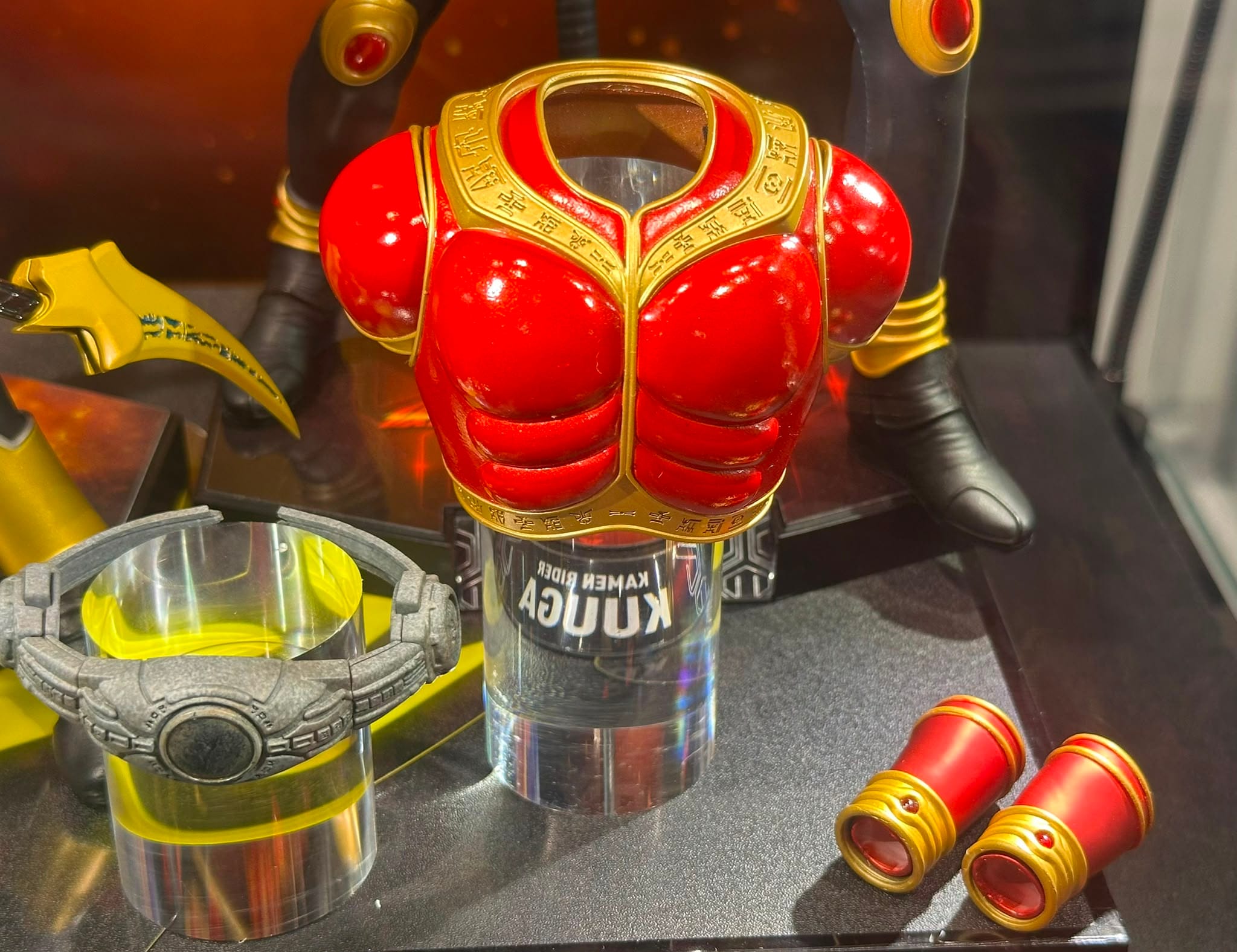 Hot Toys TMS191B Kamen Rider Kuuga
Kamen Rider Kuuga Special Edition
1/6th scale Collectible Figure - Image 3