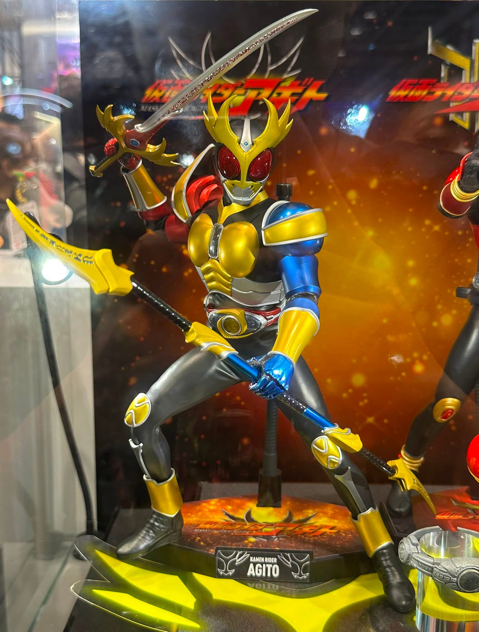 Hot Toys TMS192 Kamen Rider Agito
Kamen Rider Agito
1/6th scale Collectible Figure - Image 2