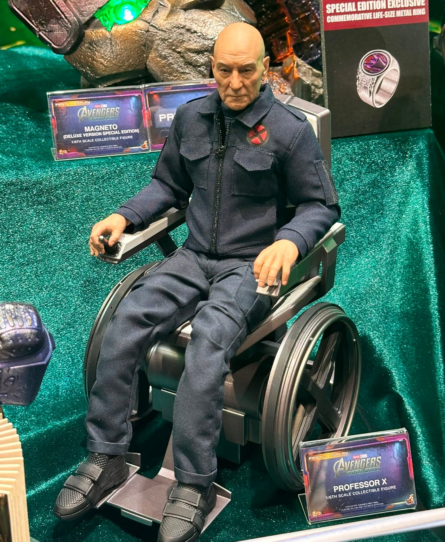 Hot Toys MMS917 Avengers: Doomsday
Professor X
1/6th scale Collectible Figure - Image 3