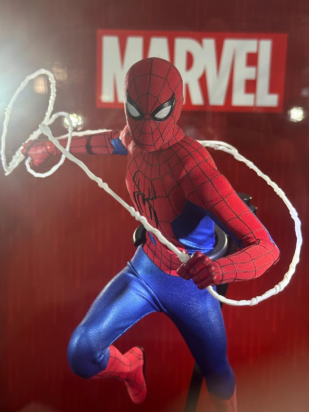 Hot Toys MMS892 Spider-Man: Brand New Day
Spider-Man
1/6th scale Collectible Figure