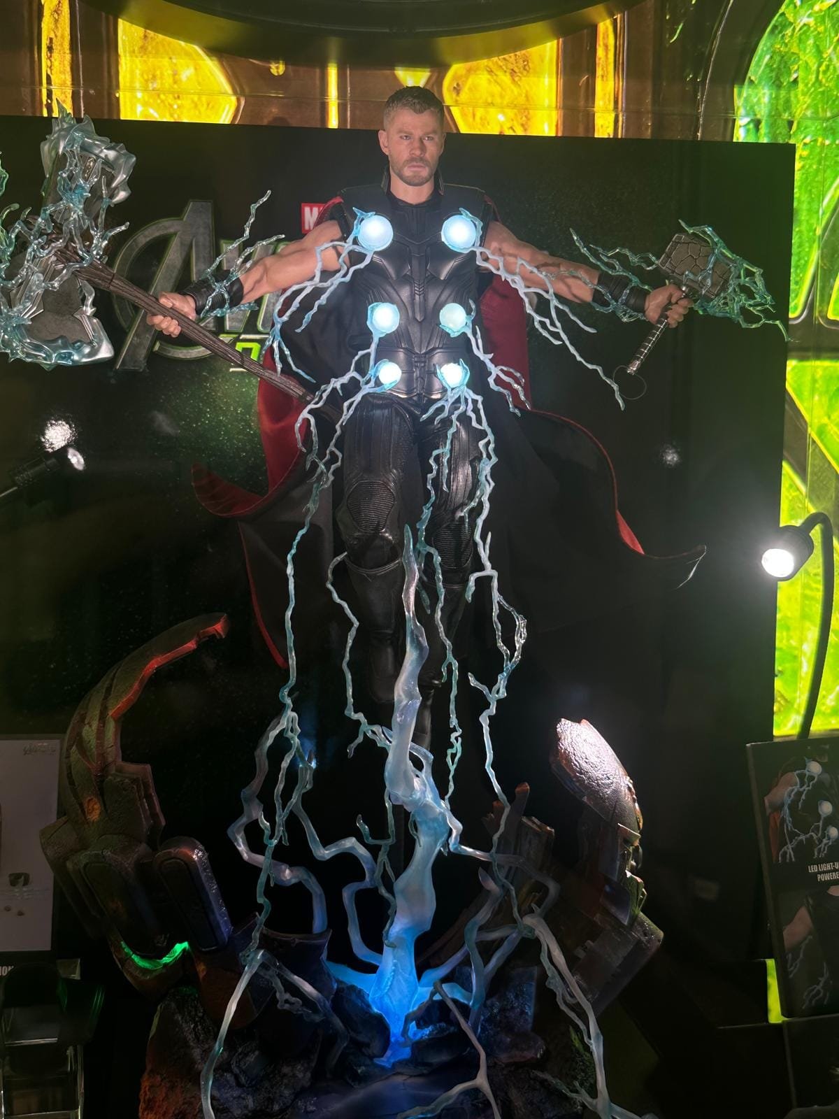 Hot Toys MMS919 Avengers: Doomsday
Thor (Deluxe Version)
1/6th scale Collectible Figure