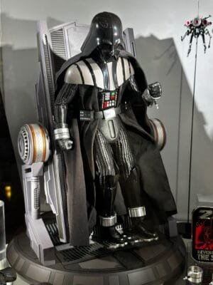 Hot Toys MMS811B Star Wars: Revenge of the Sith™
Darth Vader™ (Deluxe Version) Special Edition
1/6th scale Collectible Figure