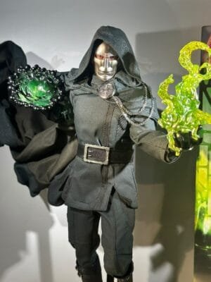 Hot Toys MMS902 Avengers: Doomsday
Victor Von Doom
[Hot Toys Exclusive]
1/6th scale Collectible Figure